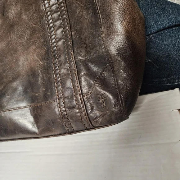 Frye Melissa tote bag in dark brown leather. - Picture 9 of 12